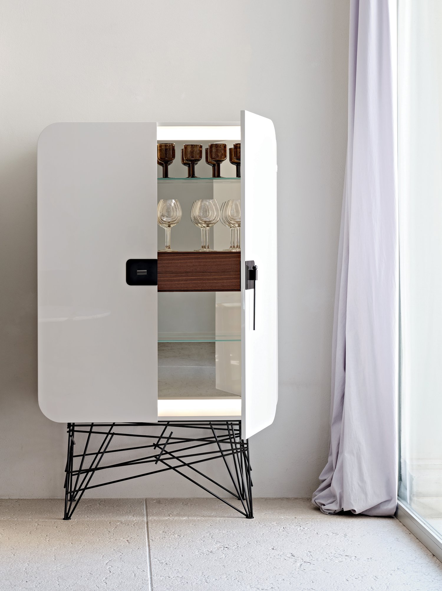 Комод Фабрика BLACK TIE Mai Tai Cupboard 