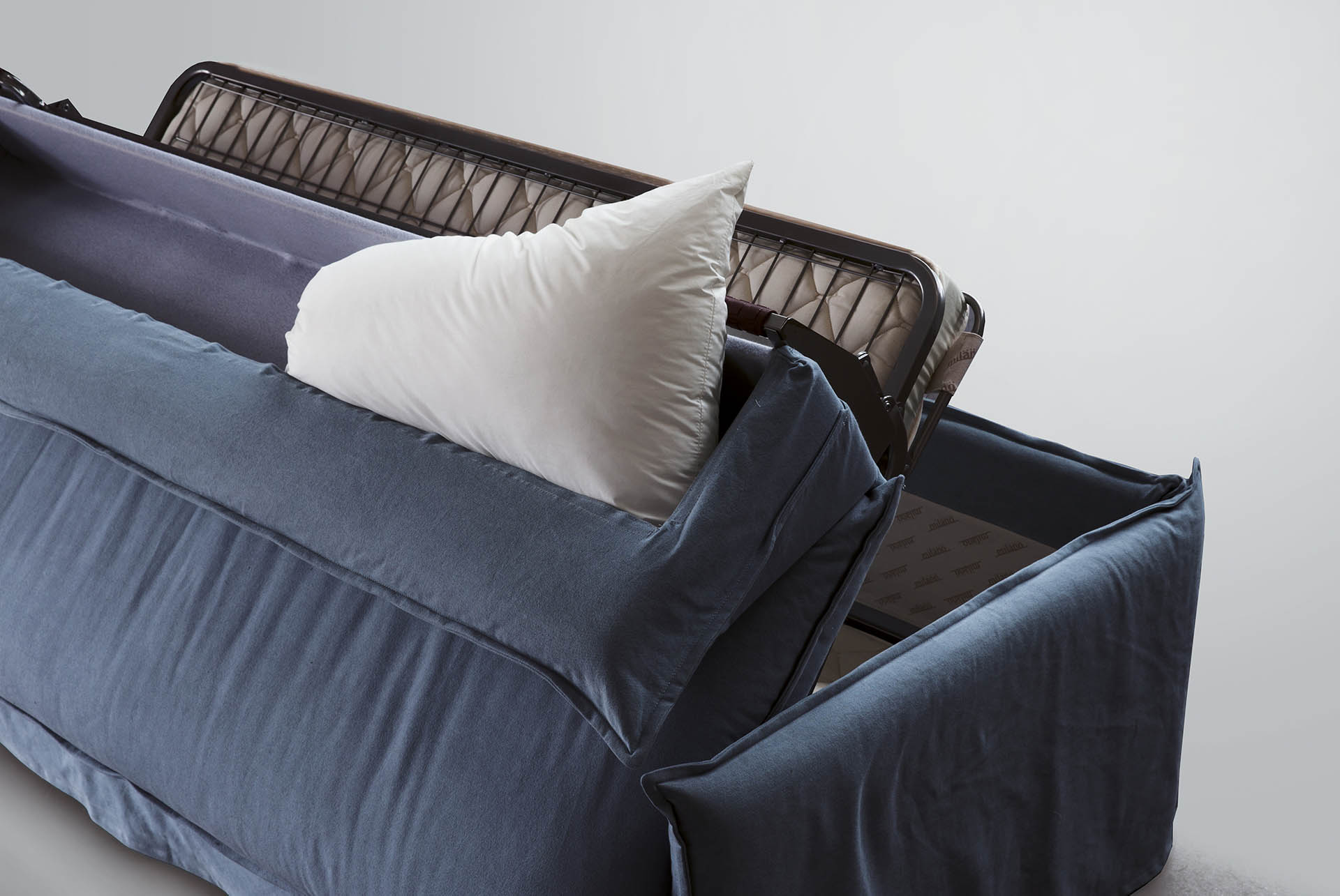 Диван-кровать Фабрика MILANO BEDDING Clarke XL 