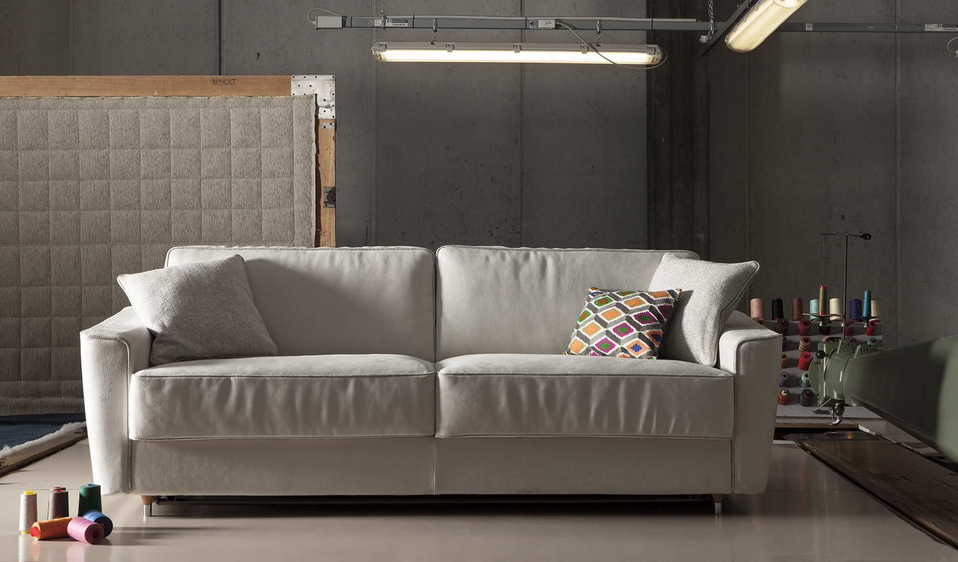 Диван-кровать Фабрика MILANO BEDDING Petrucciani 